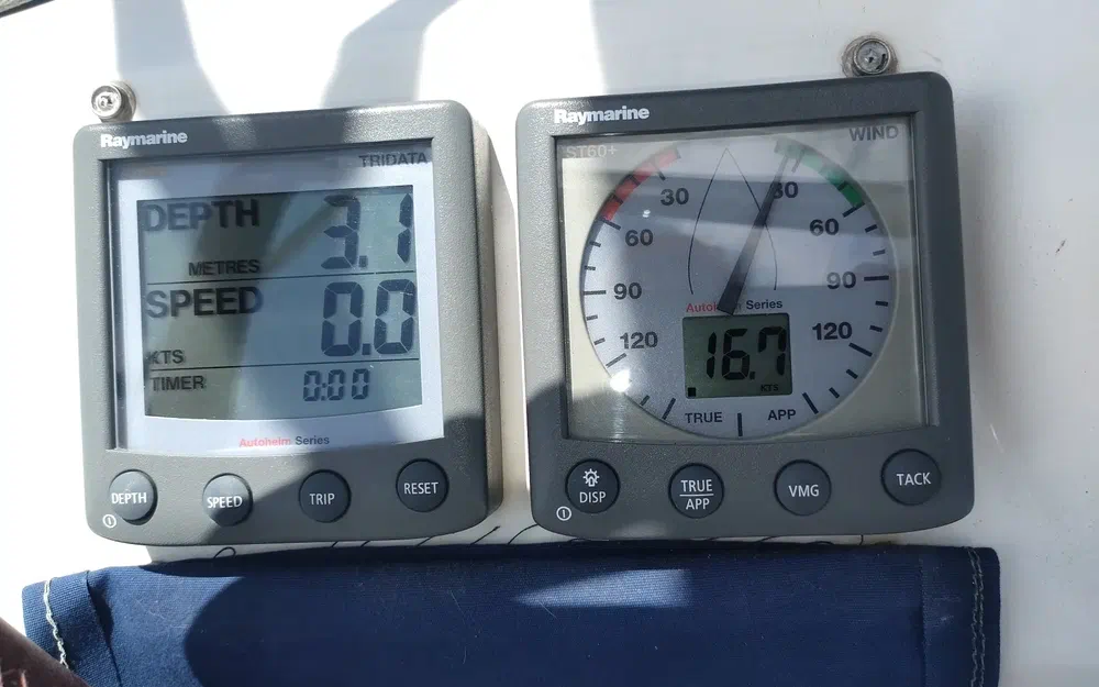 slider 25 Jeanneau Sun Odyssey 42 DS
