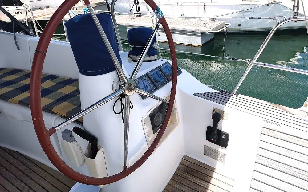 slider 27 Jeanneau Sun Odyssey 42 DS