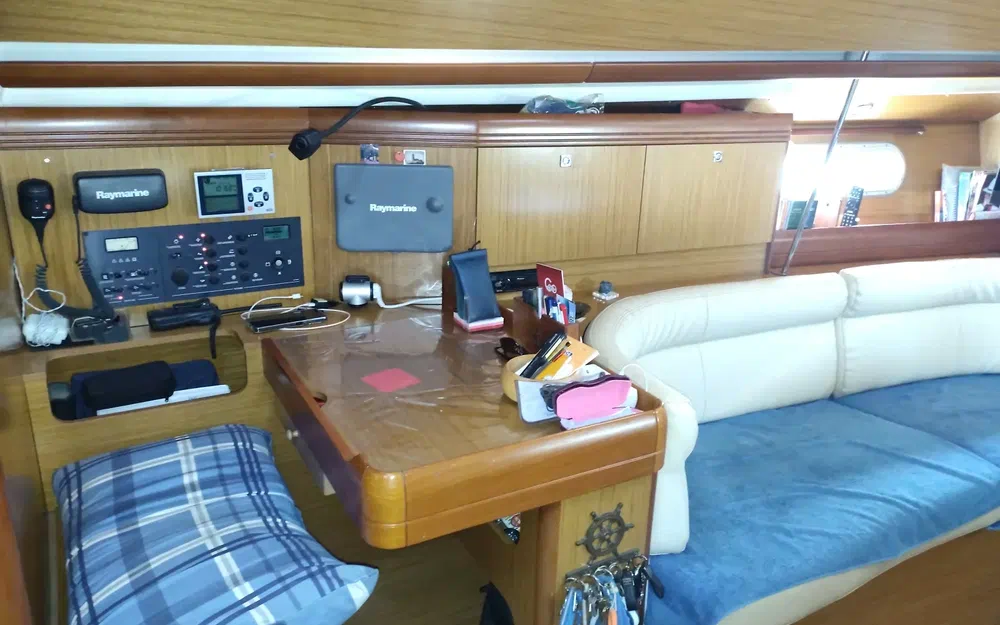 slider 34 Jeanneau Sun Odyssey 42 DS