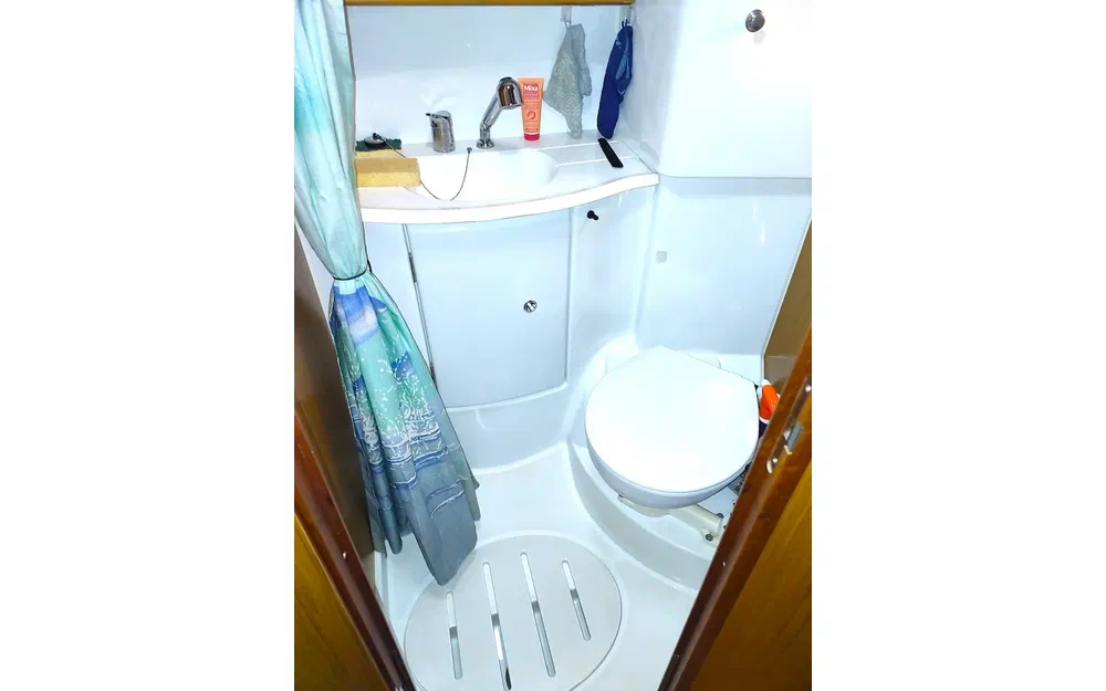 slider 56 Jeanneau Sun Odyssey 42 DS