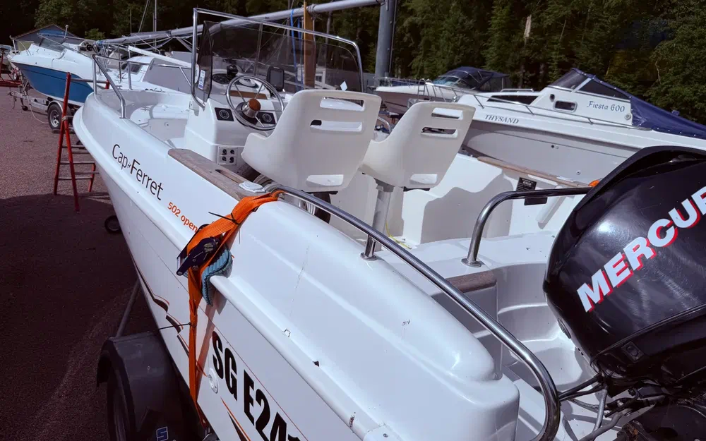 slider 20 B2 Marine Cap Ferret 502 Open