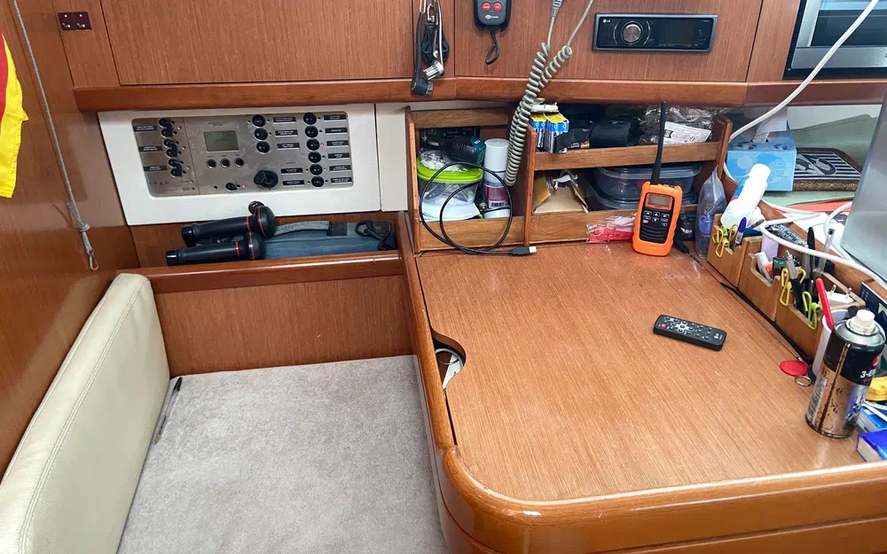 slider 11 Beneteau Oceanis 40