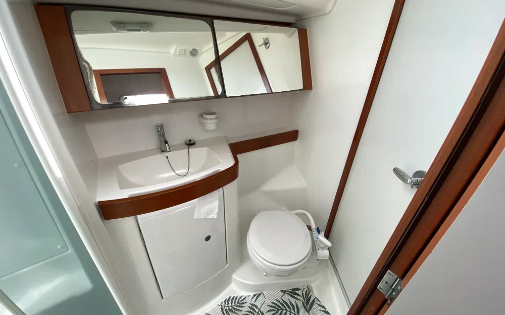 slider 9 Beneteau Oceanis 40