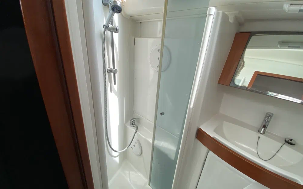 slider 10 Beneteau Oceanis 40