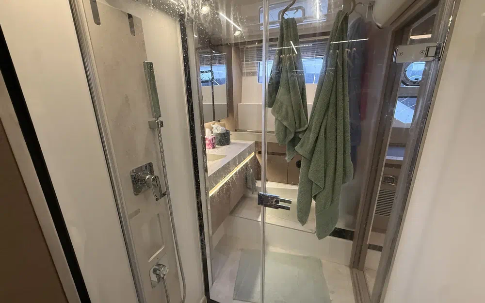 slider 18 Jeanneau Prestige 590