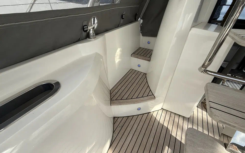 slider 4 Jeanneau Prestige 590