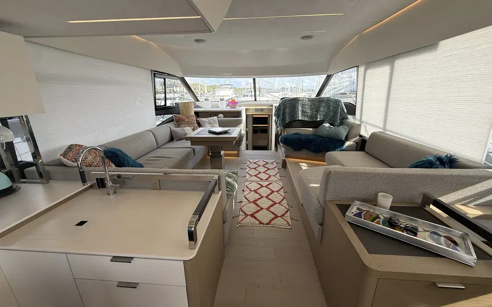 slider 6 Jeanneau Prestige 590
