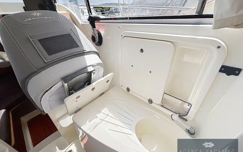 slider 12 Jeanneau Merry Fisher 725