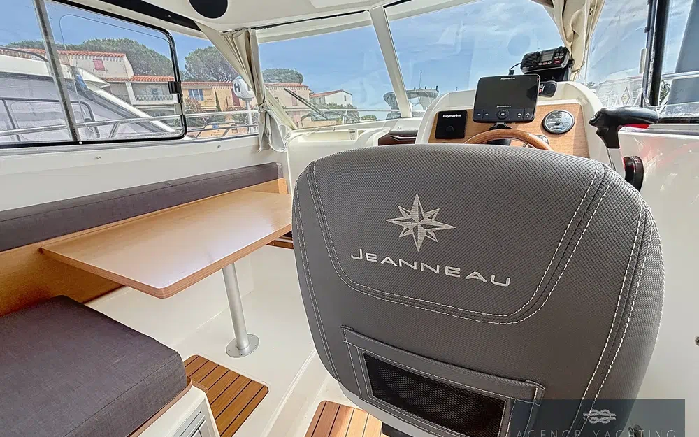 slider 15 Jeanneau Merry Fisher 725