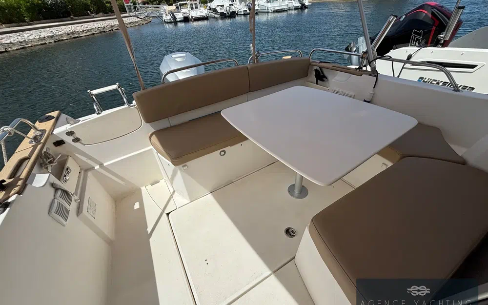 slider 21 Jeanneau Merry Fisher 725