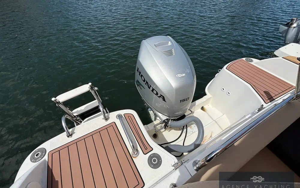 slider 29 Jeanneau Merry Fisher 725