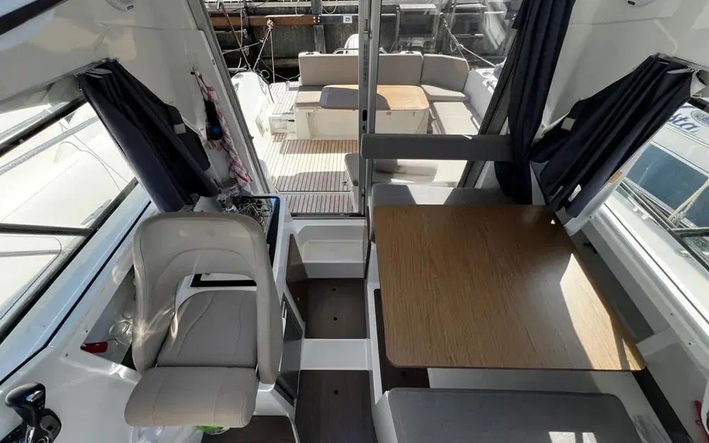 slider 12 Beneteau Antares 8