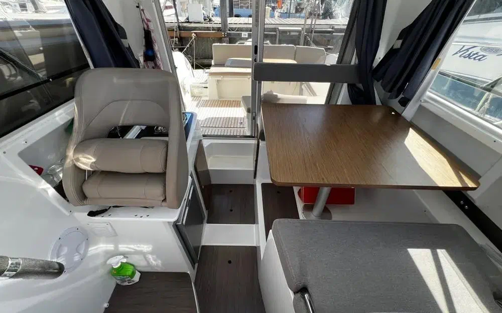 slider 13 Beneteau Antares 8