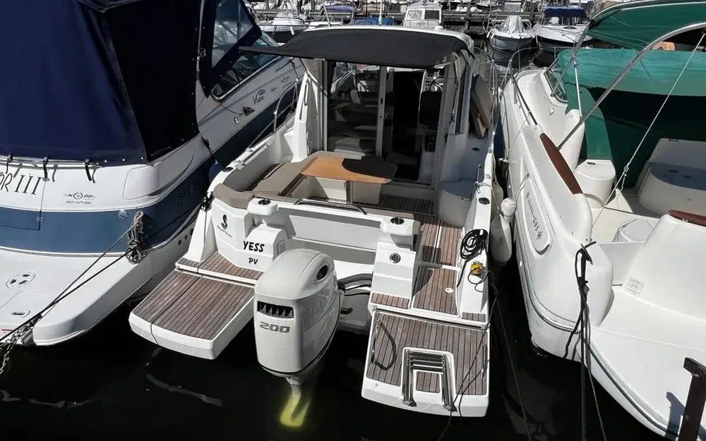 slider 2 Beneteau Antares 8