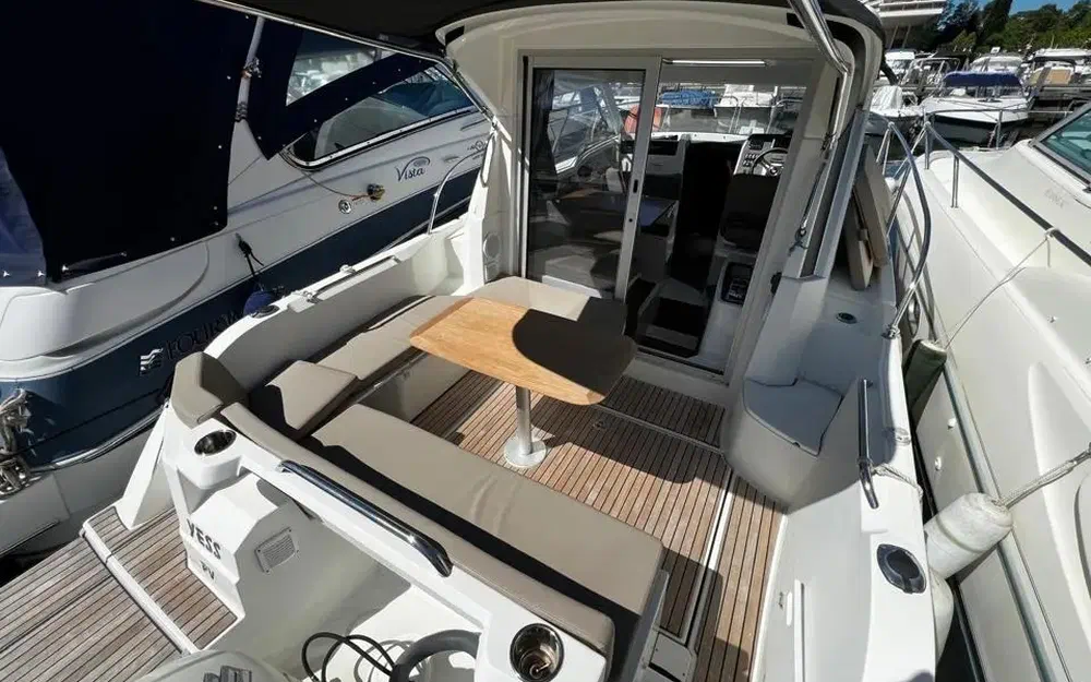 slider 4 Beneteau Antares 8