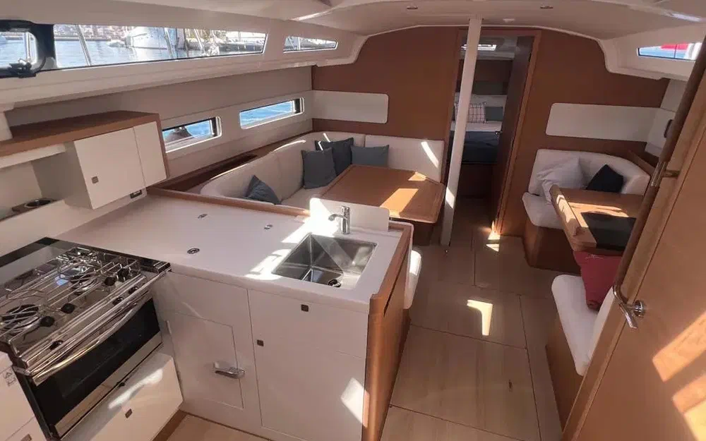 slider 10 Jeanneau Sun Odyssey 419