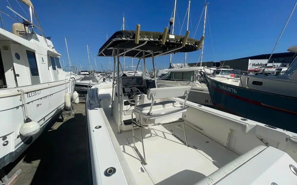 slider 4 Boston Whaler 260 Outrage
