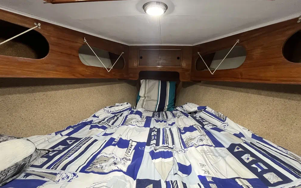 slider 12 Freedom Yachts Freedom 35