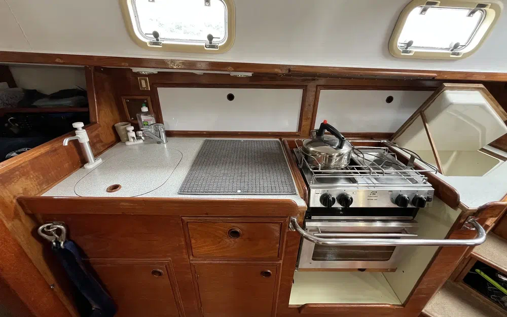 slider 17 Freedom Yachts Freedom 35