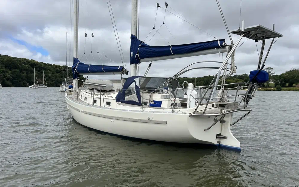 slider 4 Freedom Yachts Freedom 35