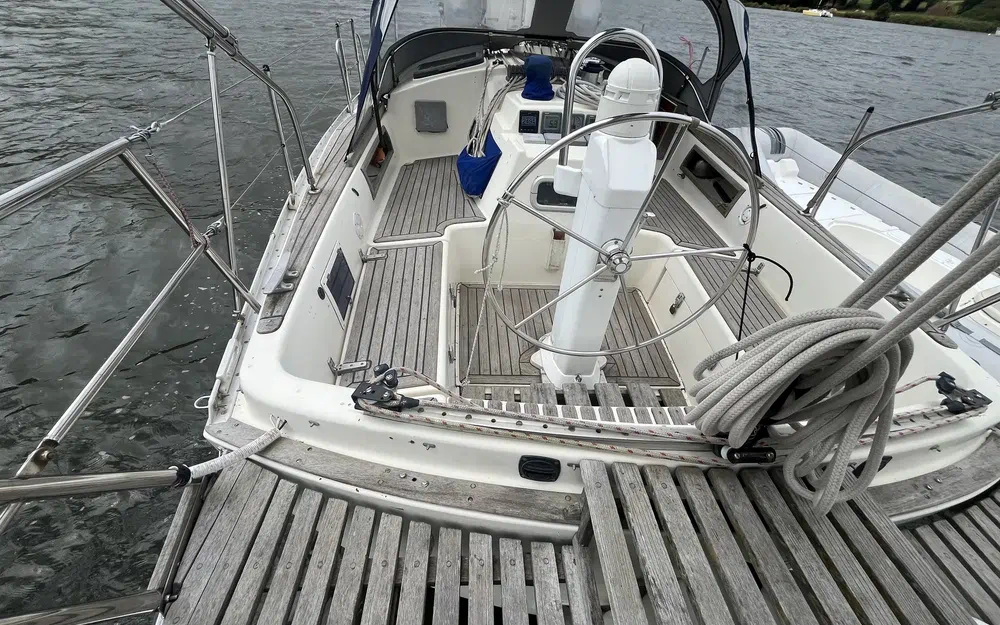 slider 5 Freedom Yachts Freedom 35