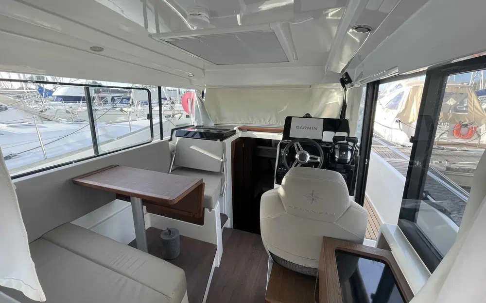 slider 9 Jeanneau Merry Fisher 895 Sport