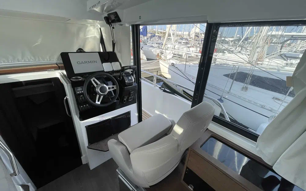 slider 10 Jeanneau Merry Fisher 895 Sport