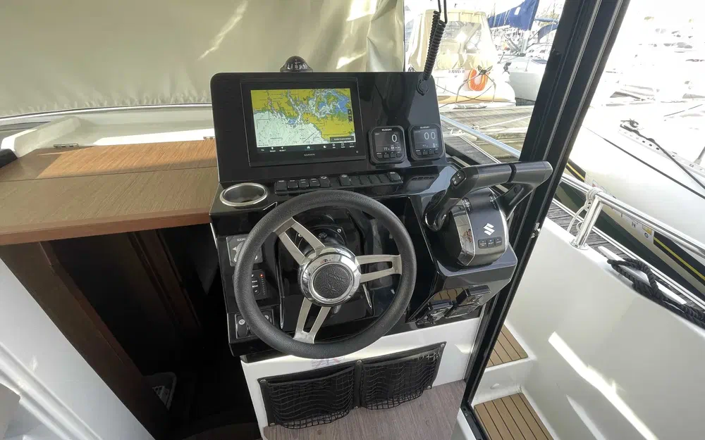 slider 11 Jeanneau Merry Fisher 895 Sport