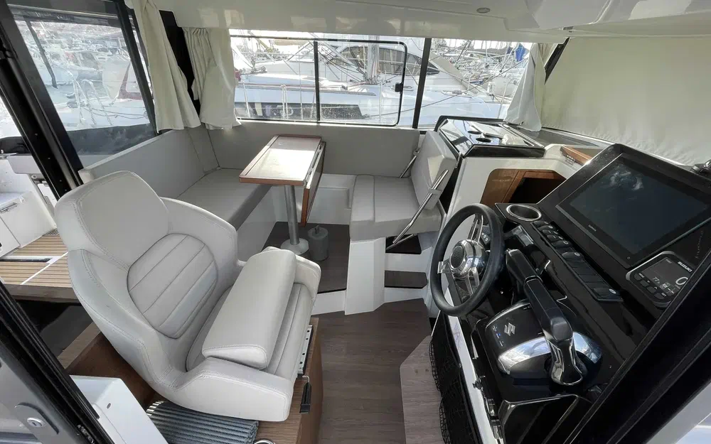slider 15 Jeanneau Merry Fisher 895 Sport