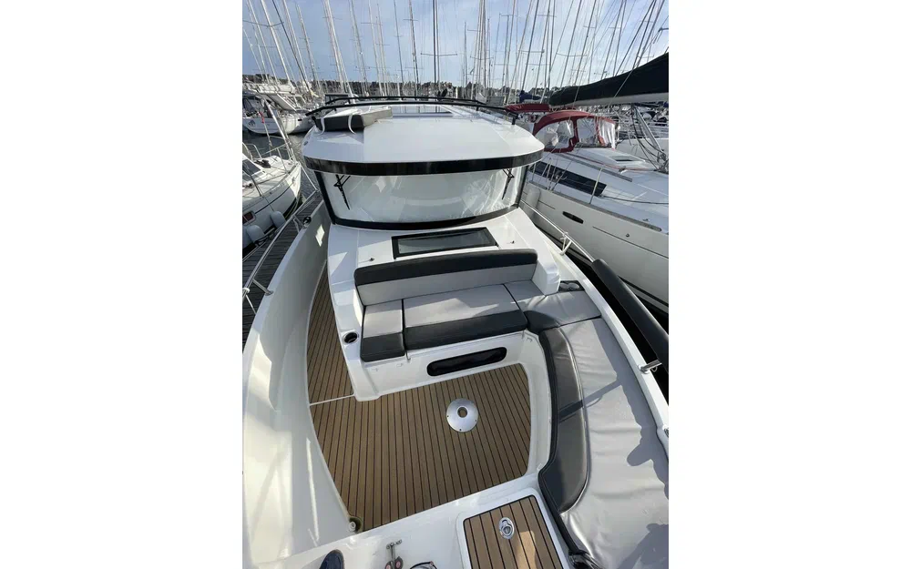 slider 4 Jeanneau Merry Fisher 895 Sport