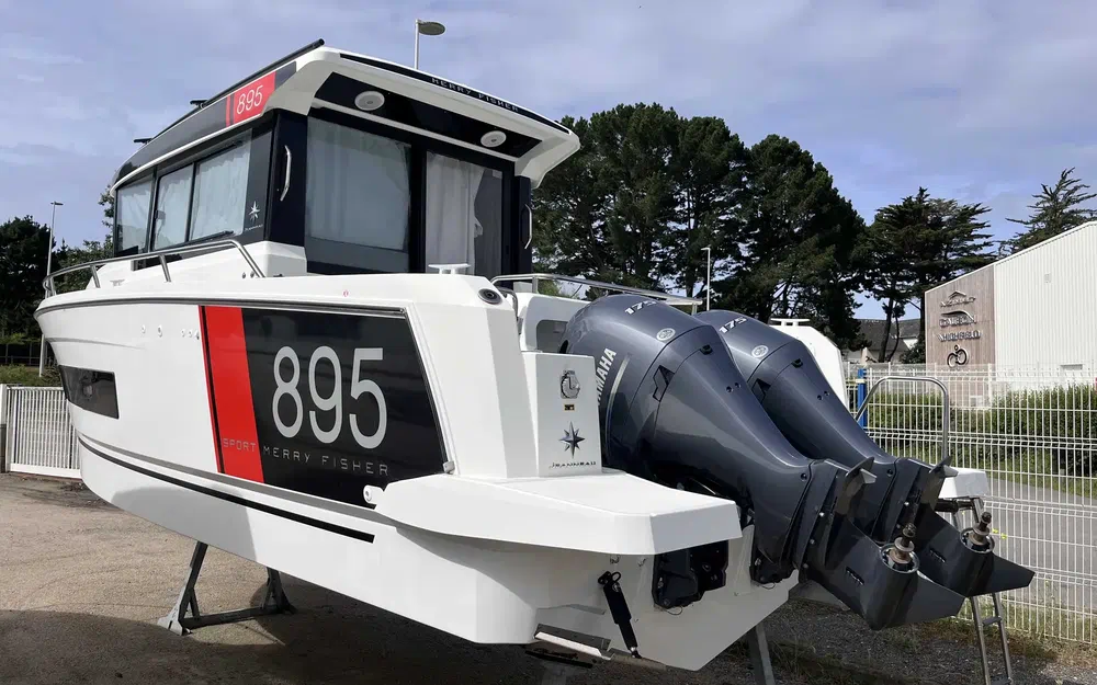 slider 1 Jeanneau Merry Fisher 895 Sport