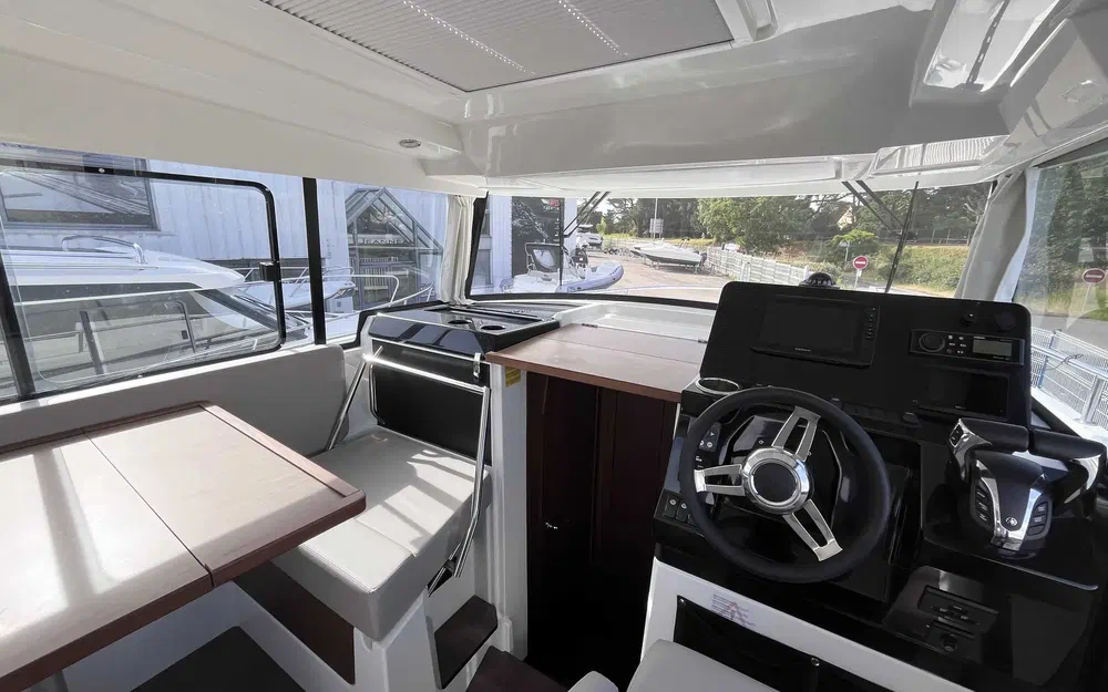 slider 6 Jeanneau Merry Fisher 895 Sport