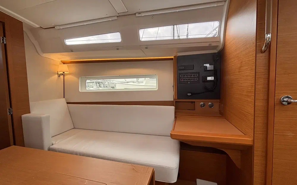 slider 13 Jeanneau Sun Odyssey 380
