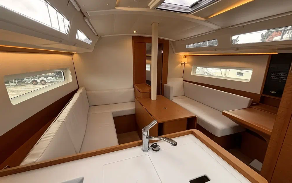 slider 15 Jeanneau Sun Odyssey 380