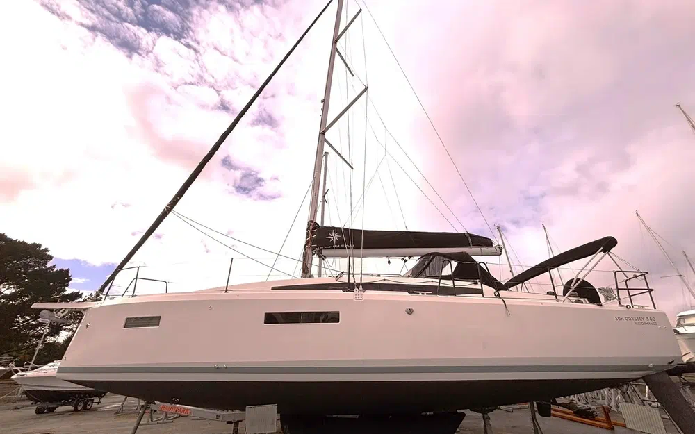 slider 1 Jeanneau Sun Odyssey 380