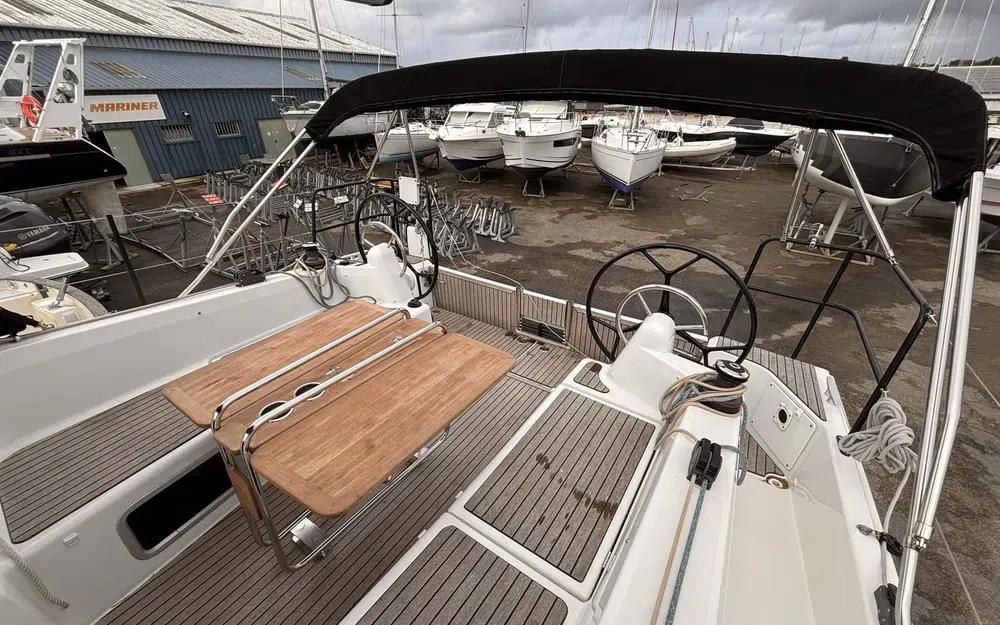 slider 5 Jeanneau Sun Odyssey 380