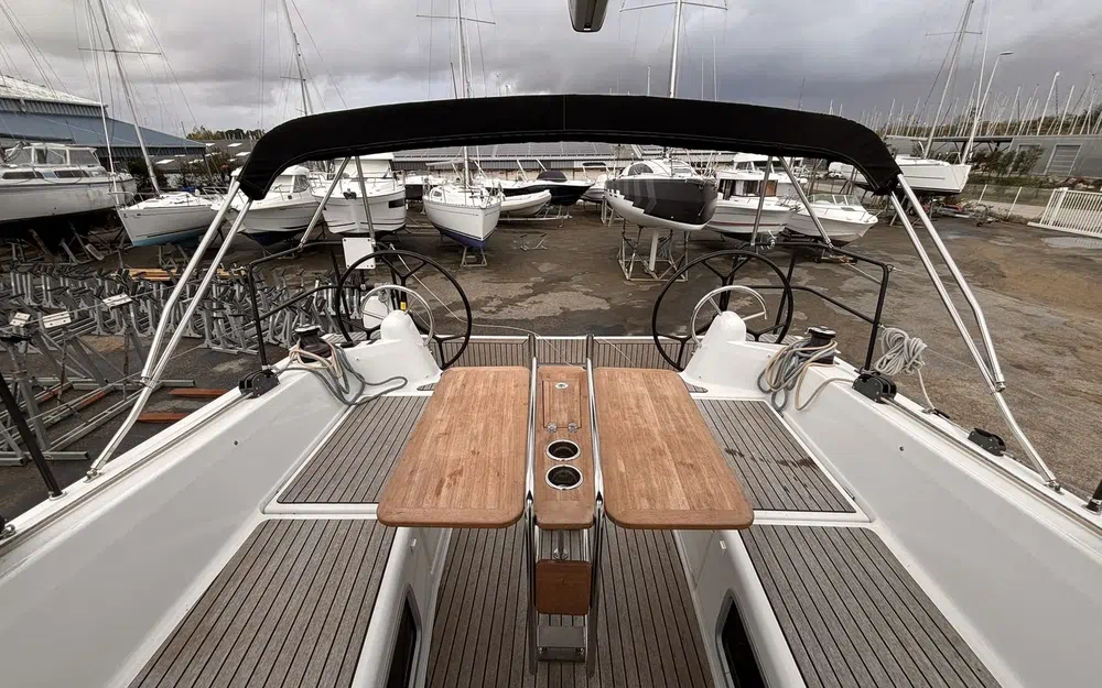 slider 6 Jeanneau Sun Odyssey 380