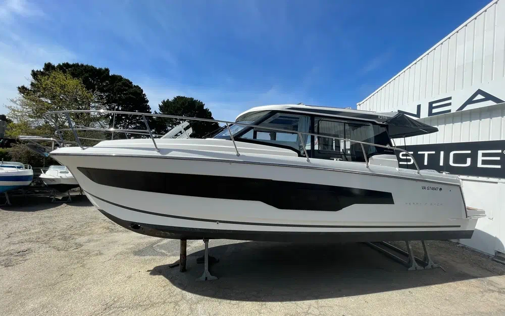 slider 0 Jeanneau Merry Fisher 1095 coupé