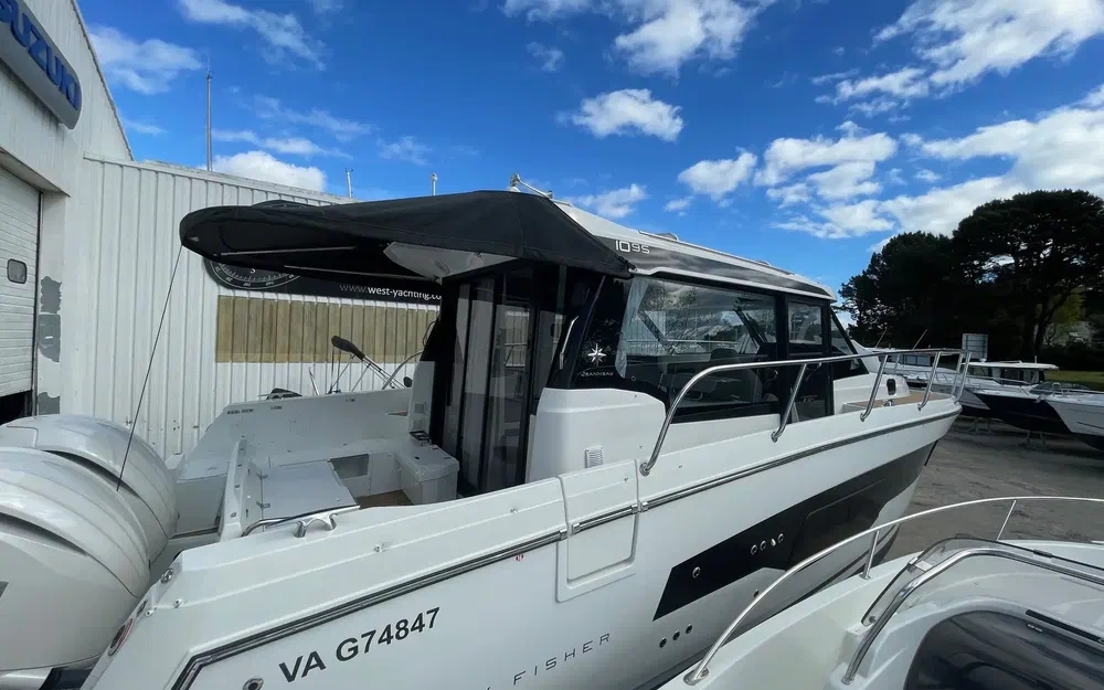 slider 4 Jeanneau Merry Fisher 1095 coupé