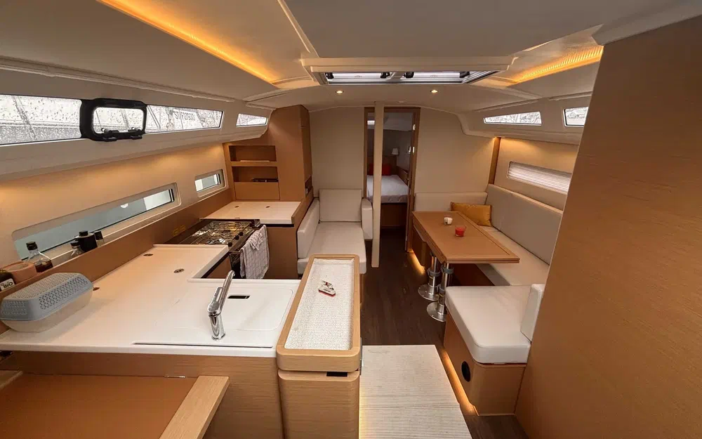 slider 7 Jeanneau Sun Odyssey 410