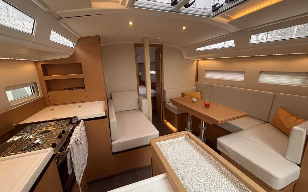 slider 8 Jeanneau Sun Odyssey 410