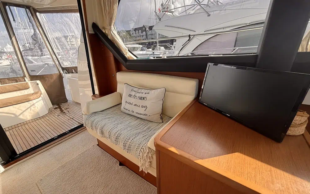 slider 14 Prestige Yachts 400 Fly