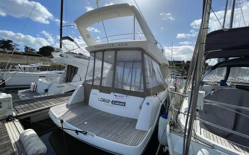 slider 3 Prestige Yachts 400 Fly