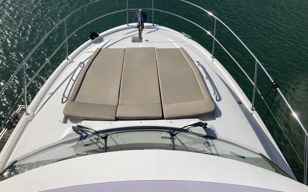 slider 5 Prestige Yachts 400 Fly