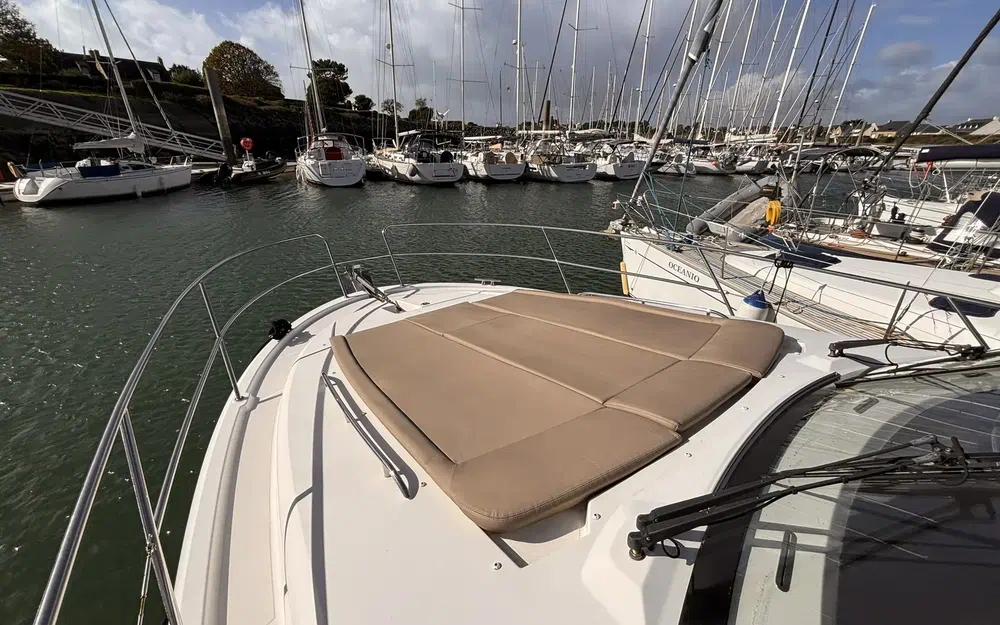 slider 6 Prestige Yachts 400 Fly