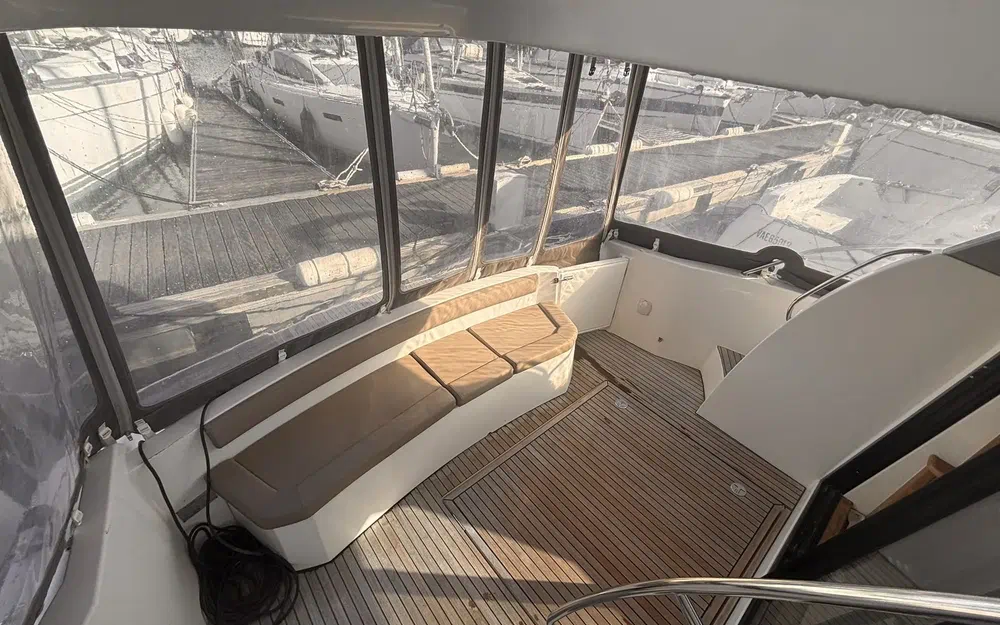 slider 8 Prestige Yachts 400 Fly