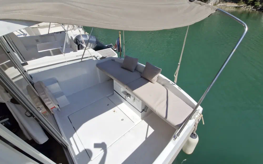 slider 23 Beneteau Antares 730