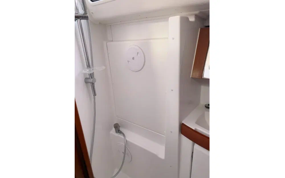 slider 9 Beneteau Oceanis 40