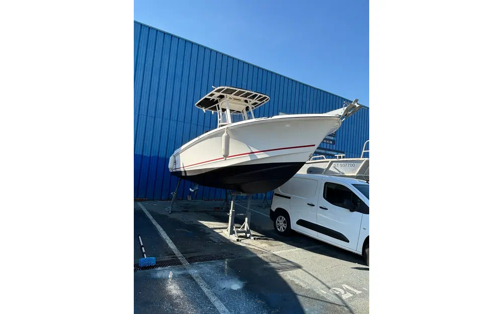 slider 0 Boston Whaler 230 Outrage