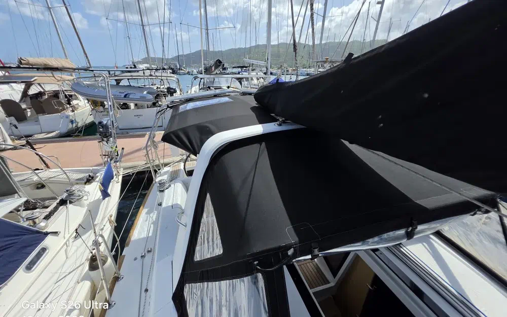 slider 14 Beneteau Oceanis 38 Cruiser